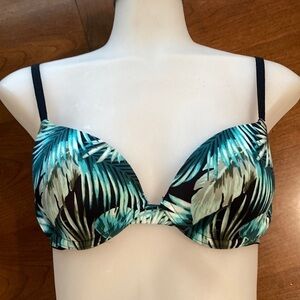 34B PINK Victoria’s Secret “Wear Everywhere Demi” Bra